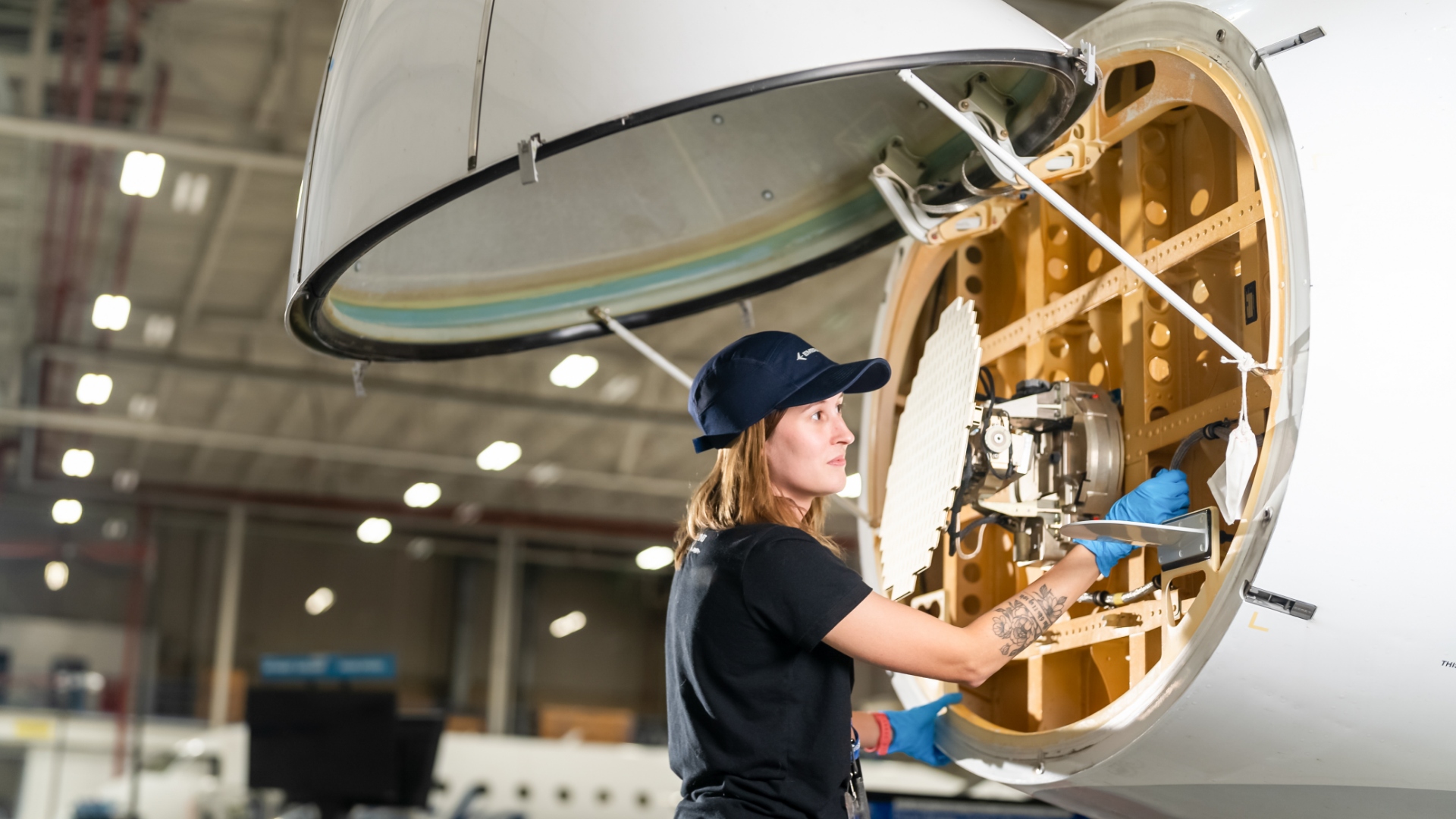 Embraer-serviceandsupport-ca-maintenance.jpg